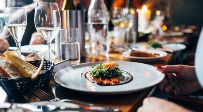 Hire The Best Catering Services To Make Your Guests Happy