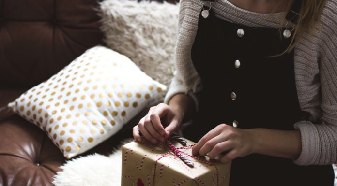 Say Sorry To Your Girlfriend With Some Special Gifts