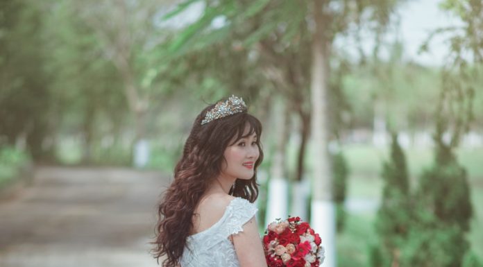 Buy Your Dream Wedding Dress At Wedding Gown