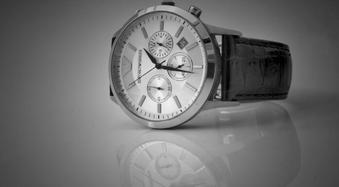 4 Reasons To Get Your Brand New Watch Online