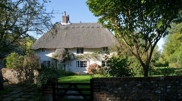 Why Cottages Are The Best To Stay For Your Upcoming Holiday Trips Holiday Trips
