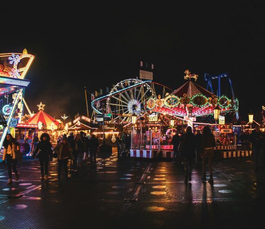 Explore These 5 UK Christmas Markets That Are The Best During This Festive Season. Festive Season