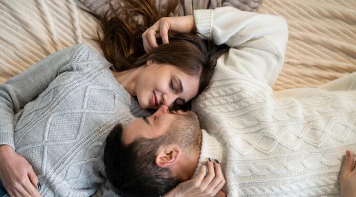 How Do the Wealthy Navigate Age Gaps in Romantic Relationships? Romantic Relationships