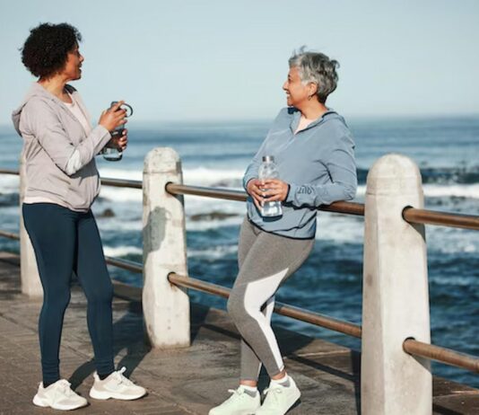 Living Well at Every Age: The Lifestyle Choices That Make a Difference Living Well