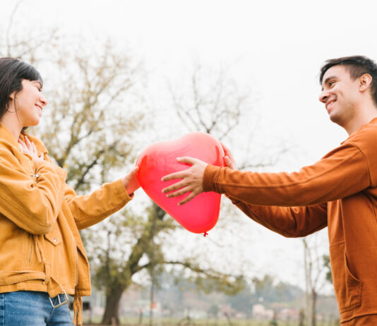 How To Date and Be In a Relationship While Having The Freedom To Live The Life You Want Relationship