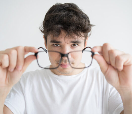 Acuvue Oasys vs Acuvue Oasys for Astigmatism: Which One Is Right for You? Acuvue Oasys