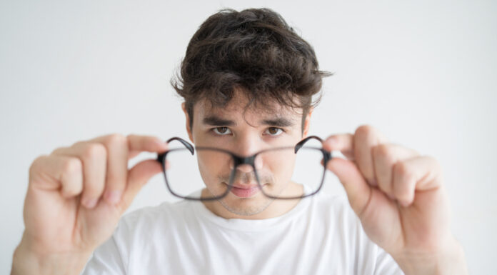 Acuvue Oasys vs Acuvue Oasys for Astigmatism: Which One Is Right for You? Acuvue Oasys