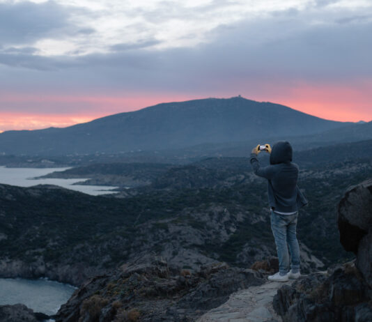 How Travel In New Zealand Combines Scenic Exploration With Calm, Reflective Evenings How Travel In New Zealand Combines Scenic Exploration With Calm, Reflective Evenings