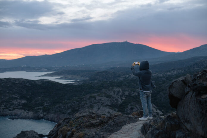 How Travel In New Zealand Combines Scenic Exploration With Calm, Reflective Evenings How Travel In New Zealand Combines Scenic Exploration With Calm, Reflective Evenings
