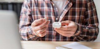 How to Choose the Best Wireless Earbuds Under $200 in 2024 Wireless Earbuds