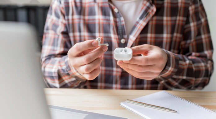 How to Choose the Best Wireless Earbuds Under $200 in 2024 Wireless Earbuds