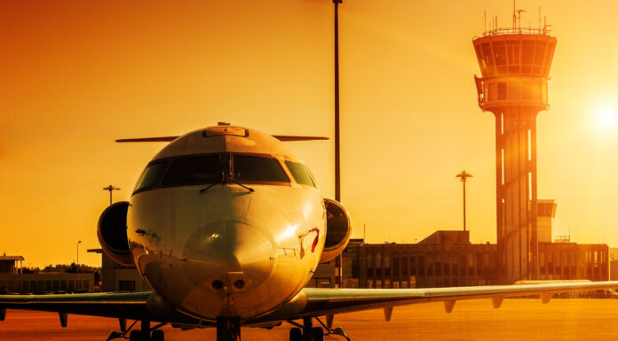 EasyJet Flight U2238 Lands in Newcastle in an Emergency easyjet flight