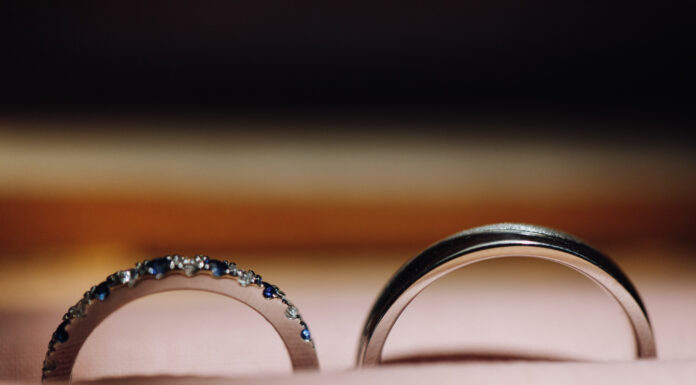 Moissanite vs. Lab Diamonds: Which Is Better for Your Engagement Ring? Engagement Ring