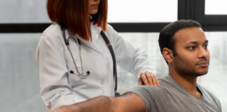 Understanding When Elbow Sleeves Help and When They Hide an Injury Elbow Sleeves