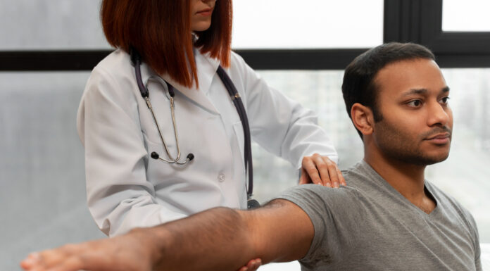 Understanding When Elbow Sleeves Help and When They Hide an Injury Elbow Sleeves