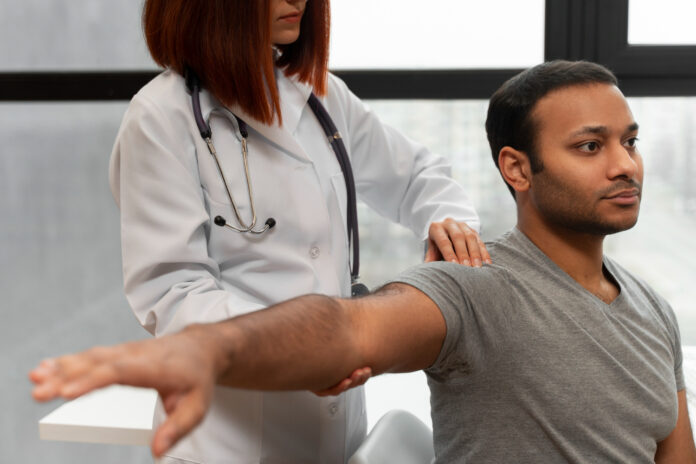 Understanding When Elbow Sleeves Help and When They Hide an Injury Elbow Sleeves